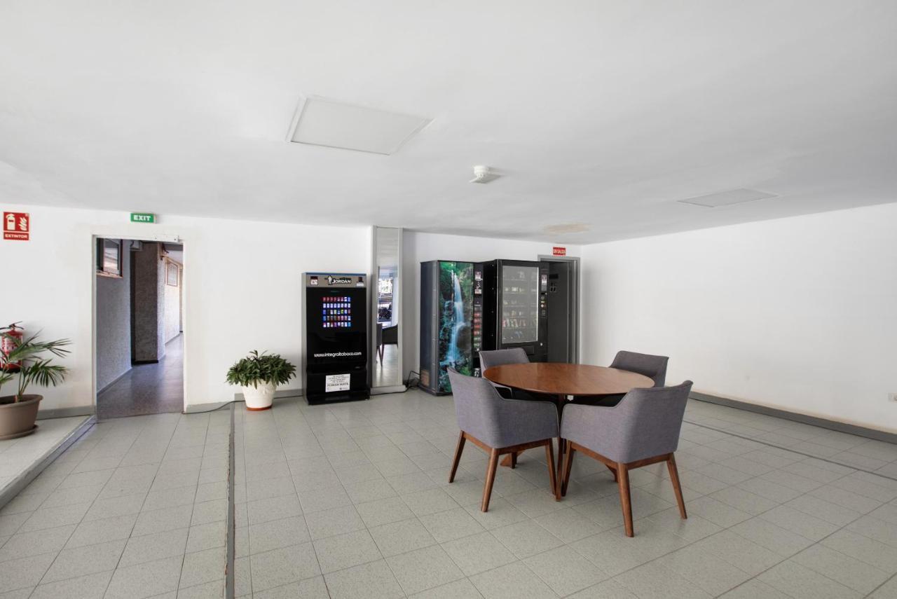 Apartment At 30 Mts From Sea プラヤ・デ・ラス・アメリカス エクステリア 写真